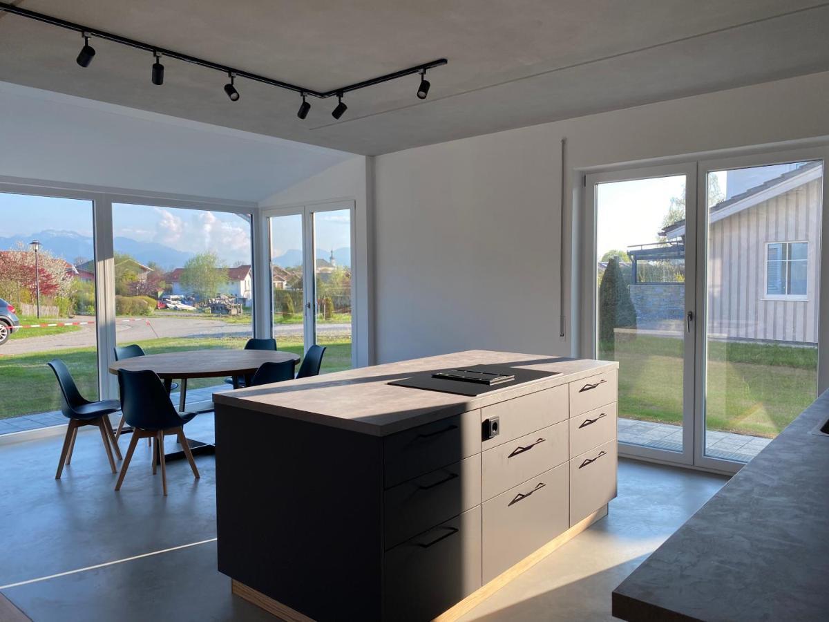 ブライトブルン・アム・キームゼーNeubau Gruener Wolpertinger Designwhg 106Qm Barrierefreiアパートメント エクステリア 写真