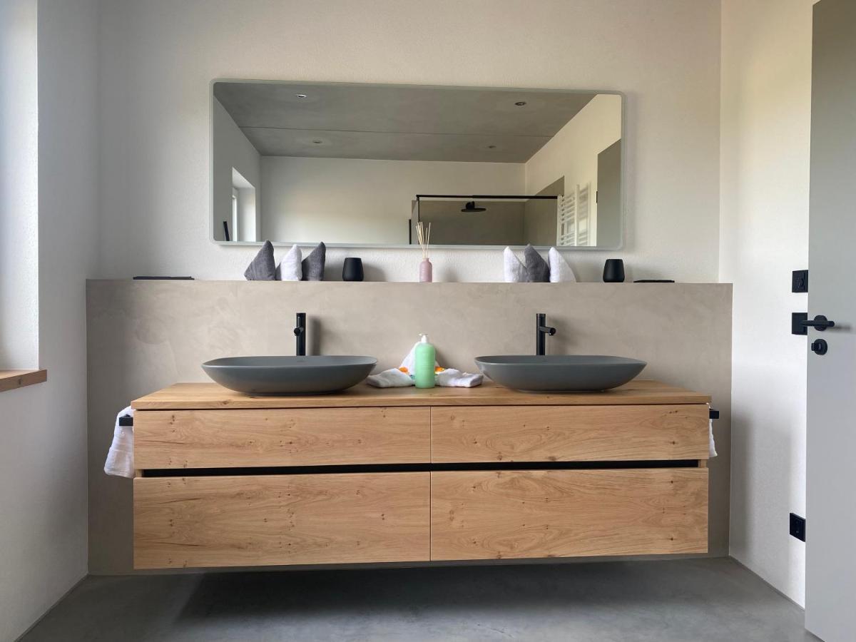 ブライトブルン・アム・キームゼーNeubau Gruener Wolpertinger Designwhg 106Qm Barrierefreiアパートメント エクステリア 写真