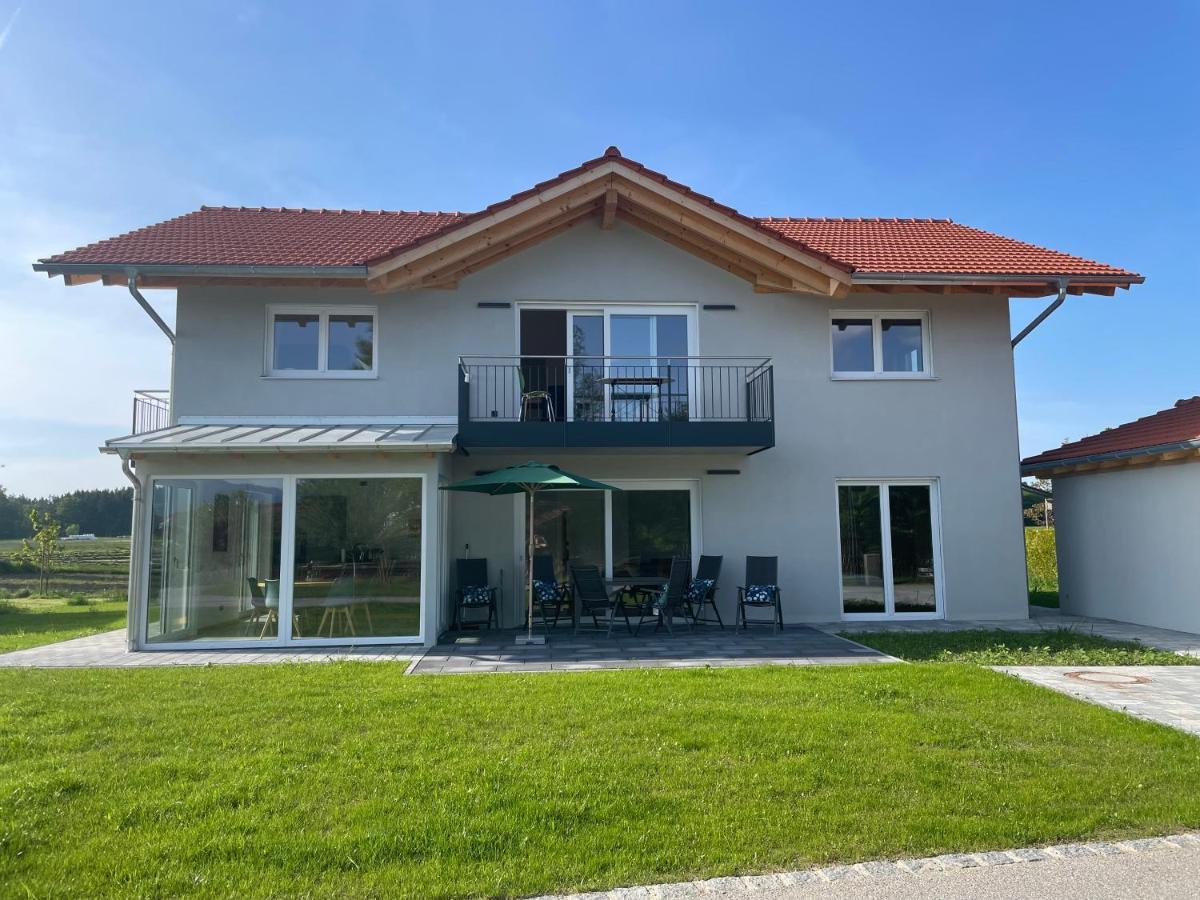 ブライトブルン・アム・キームゼーNeubau Gruener Wolpertinger Designwhg 106Qm Barrierefreiアパートメント エクステリア 写真